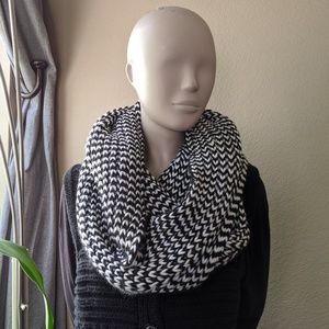*NWOT* Merona Herringbone Infinity Scarf
